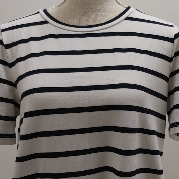 Banana Republic Black and White Striped Dress. - Picture 2 of 6